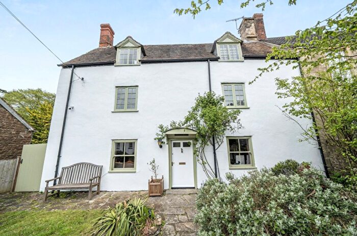 5 Bedroom Semi Detached House For Sale In North Street, Wincanton, Somerset, BA9