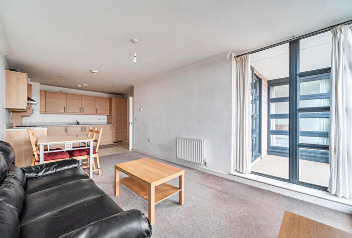 2 Bedroom Apartment For Sale In Kingsbury Road, London, NW9