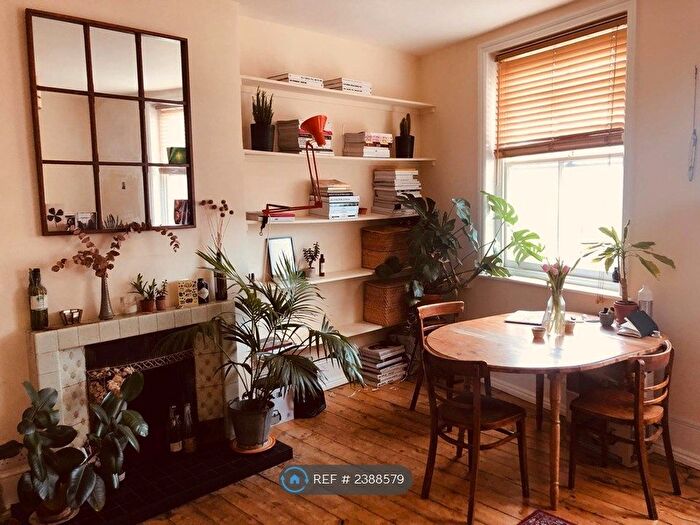 2 Bedroom Flat To Rent In Goldsmiths Row, London, E2