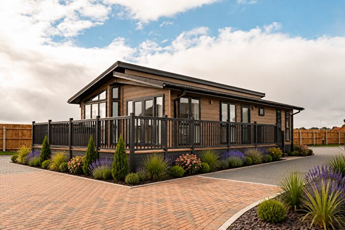2 Bedroom Lodge For Sale In Brayford, Barnstaple, EX32