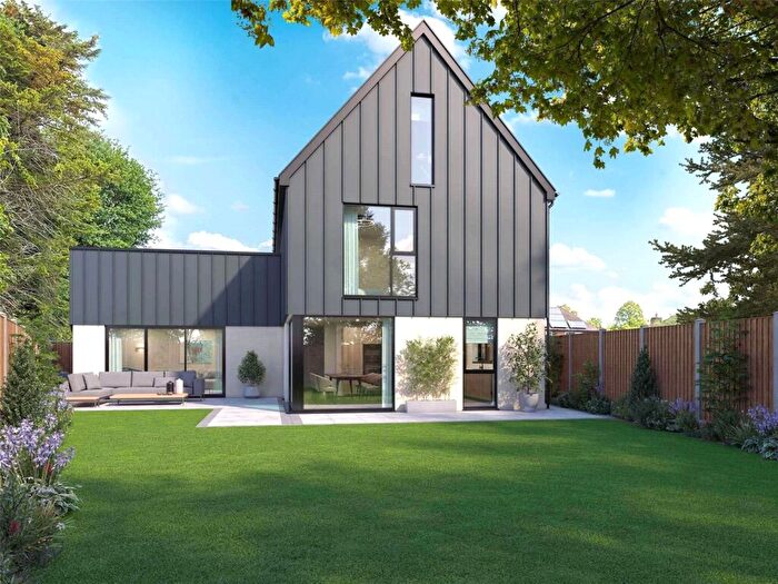 4 Bedroom Detached House For Sale In Kingfield Green, Woking, GU22