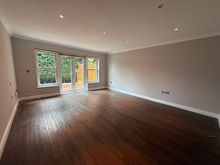 3 Bedroom Property To Rent In Lansdowne Road, Bromley, BR1