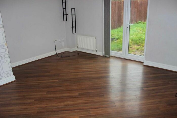 2 Bedroom Town House To Rent In Wainwright Avenue, Hamilton, LE5