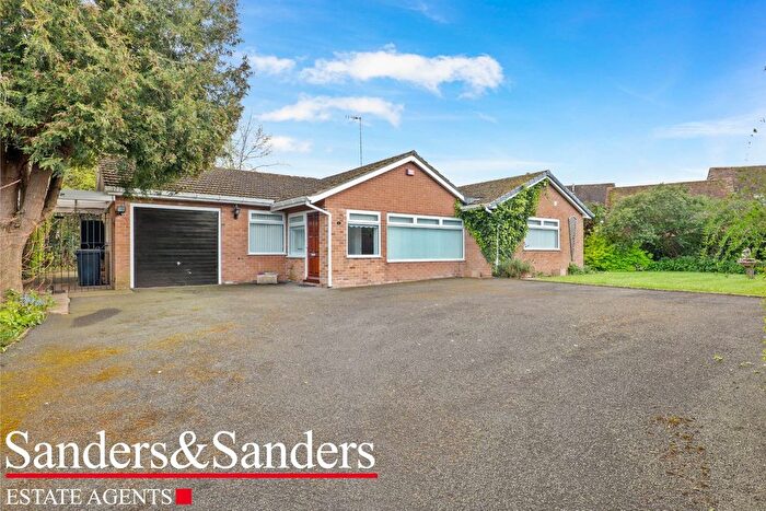 3 Bedroom Bungalow For Sale In Rectory Close, Harvington, Evesham, WR11