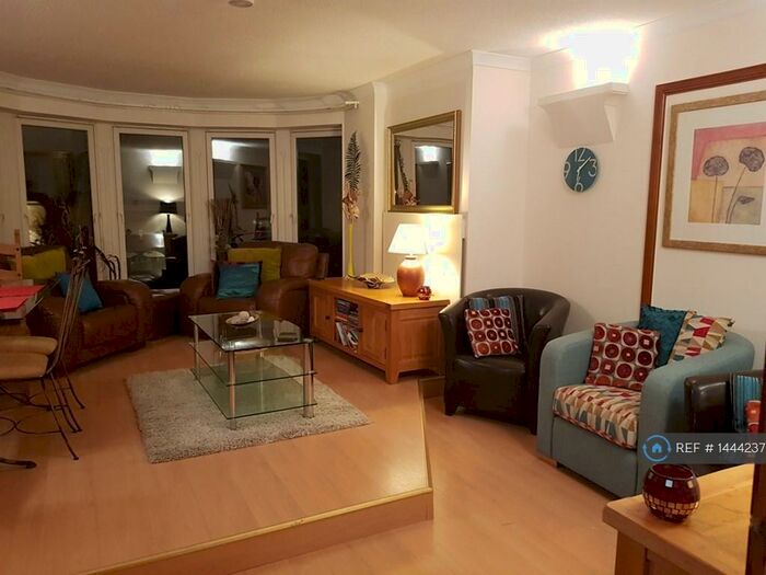 5 Bedroom Maisonette To Rent In Hilton Heights, Woodside, Aberdeen, AB24