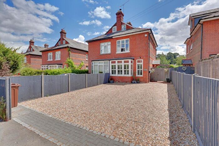 4 Bedroom Semi-Detached House For Sale In Redhill Road, Rowlands Castle, PO9
