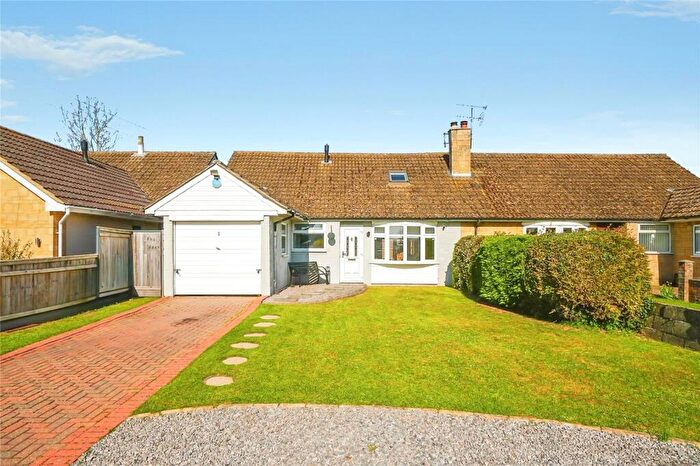 4 Bedroom Bungalow For Sale In Ancil Avenue, Launton, Bicester, Oxfordshire, OX26
