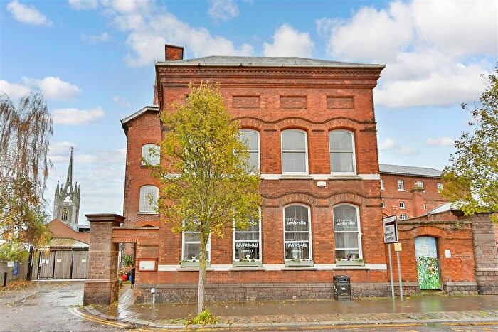 1 Bedroom Flat For Sale In Court Street, Faversham, Kent, ME13