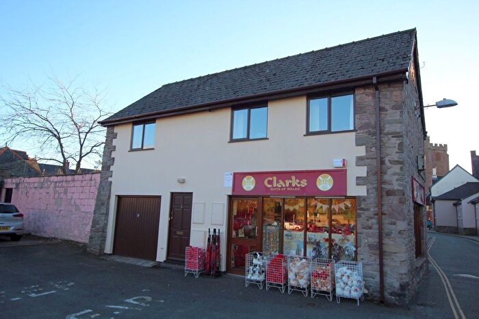 1 Bedroom Flat To Rent In Lion Yard, Brecon, LD3