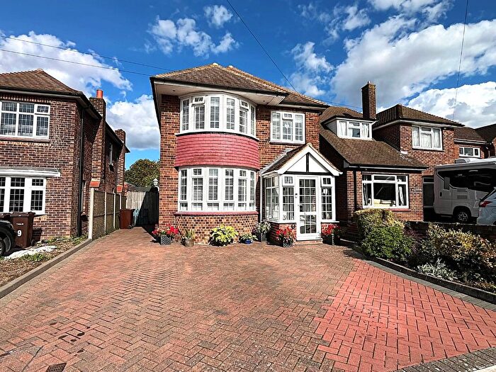 4 Bedroom Detached House For Sale In Windsor Road, Gravesend, DA12