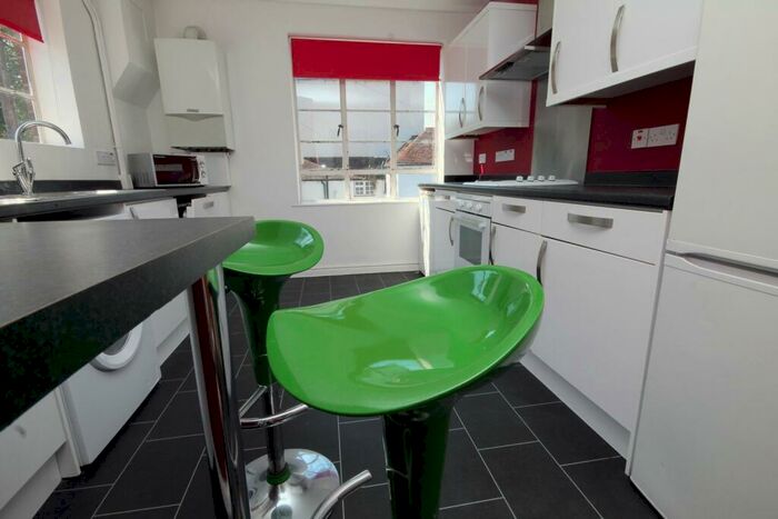 1 Bedroom Apartment To Rent In Bedroom, Oaten Hill Court, Canterbury, CT1