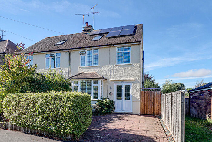 4 Bedroom Semi-Detached House For Sale In Valerie Close, St. Albans, St Albans, AL1