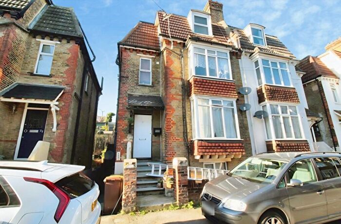 1 Bedroom Flat To Rent In The Close, Rochester, ME1