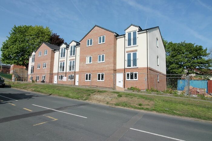 2 Bedroom Flat To Rent In Hendal Lane, Wakefield, West Yorkshire, WF2