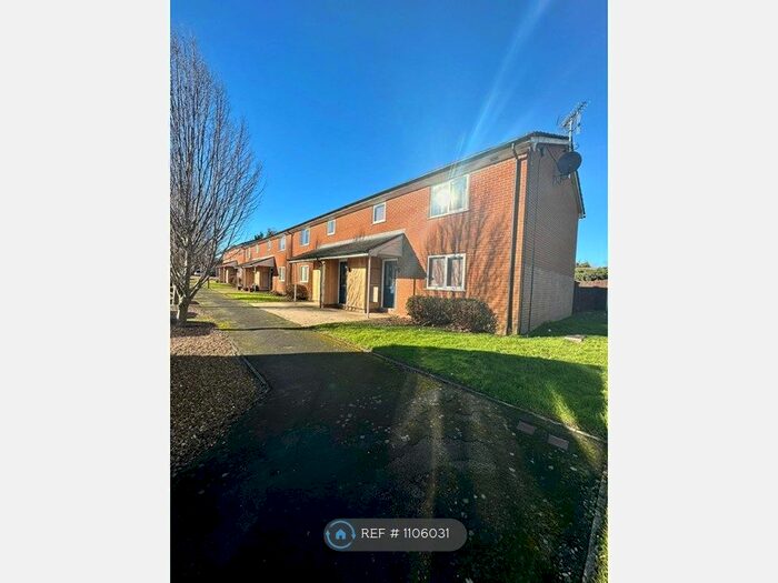 1 Bedroom Flat To Rent In Brookfield Close, Weston Rhyn, Oswestry, SY10