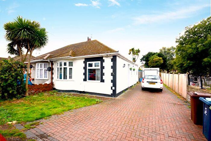 2 Bedroom Semi-Detached Bungalow For Sale In Eastern Avenue, Halfway, ME12