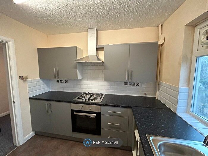 2 Bedroom Flat To Rent In Laleham Avenue, London, NW7