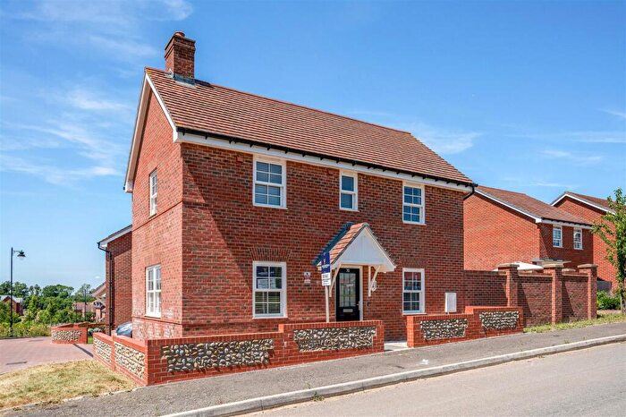 3 Bedroom Detached House For Sale In Plant Farm Crescent, Waterlooville, PO7