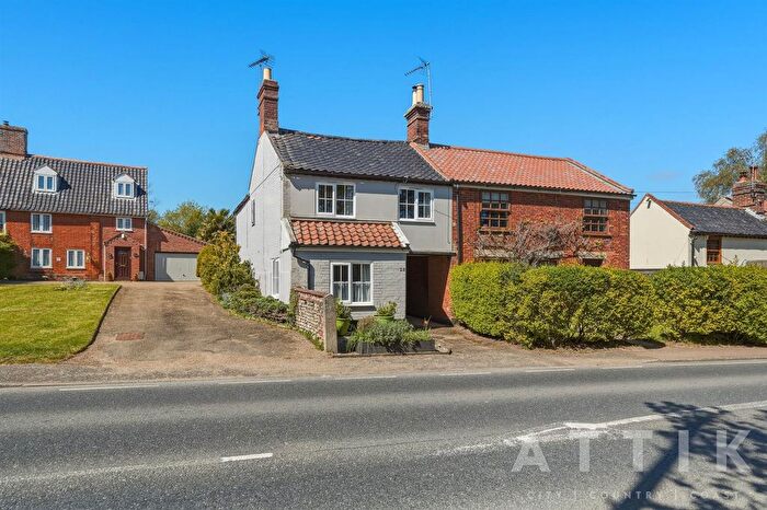 5 Bedroom Semi-detached House For Sale In London Road, Wrentham, Beccles, NR34