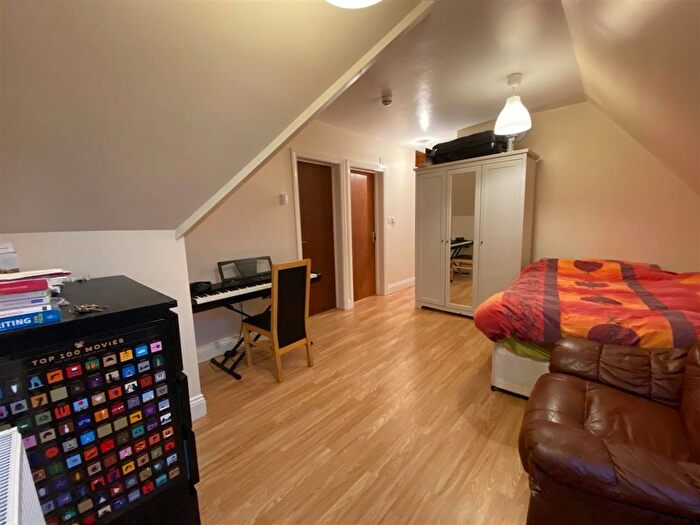 1 Bedroom Flat To Rent In Northcote Avenue, Ealing, W5