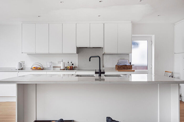 5 Bedroom Detached House To Rent In Brabourne Rise, Beckenham, BR3