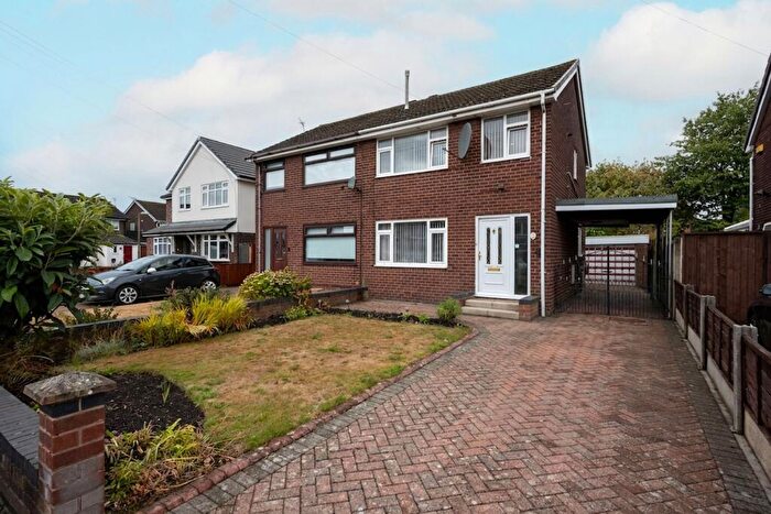 3 Bedroom Semi-Detached House For Sale In Warpers Moss Close, Burscough, L40