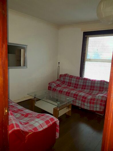 2 Bedroom Flat To Rent In Leyton, London, E10