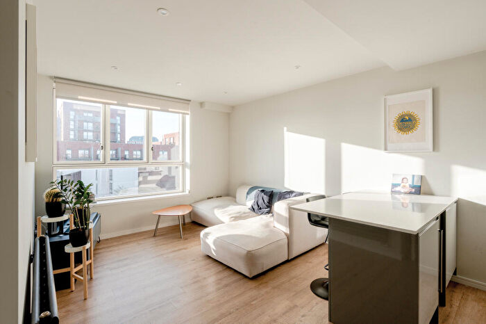 2 Bedroom Flat For Sale In Dalby Avenue, Bedminster, Bristol, BS3