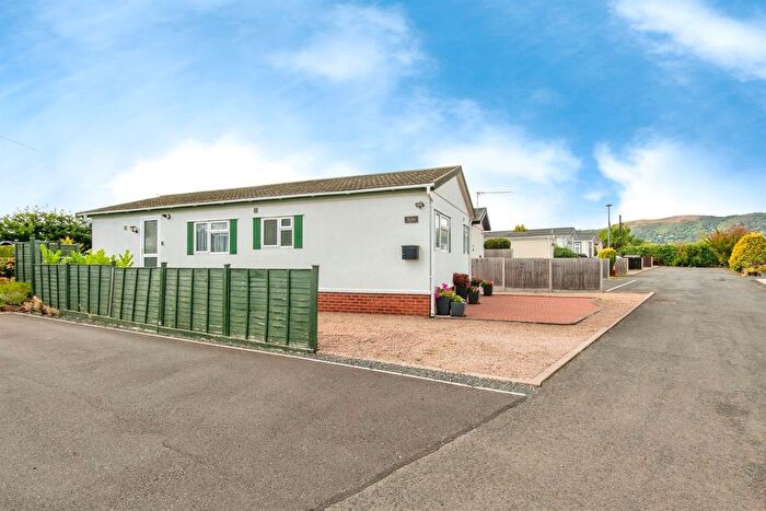 2 Bedroom Park Home For Sale In Oakmere Park, Hanley Swan, Worcester, WR8
