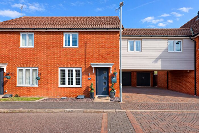 4 Bedroom Semi Detached House For Sale In Temple Way, Rayleigh, Essex, SS6