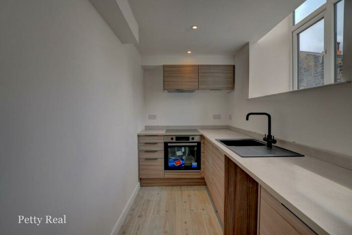 2 Bedroom Apartment To Rent In Apartment Heritage Quarter House, BB8