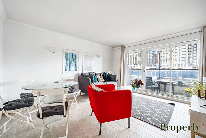 2 Bedroom Flat For Sale In Lawn House Close, Antilles Bay Apartments, E14