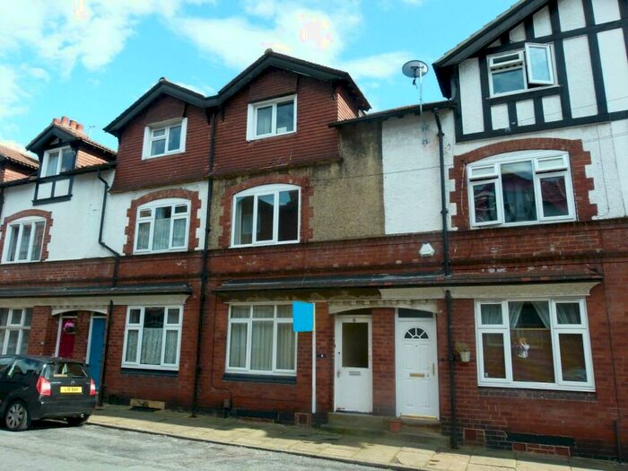 1 Bedroom Flat To Rent In Hawthorn View, Leeds, West Yorkshire, LS7