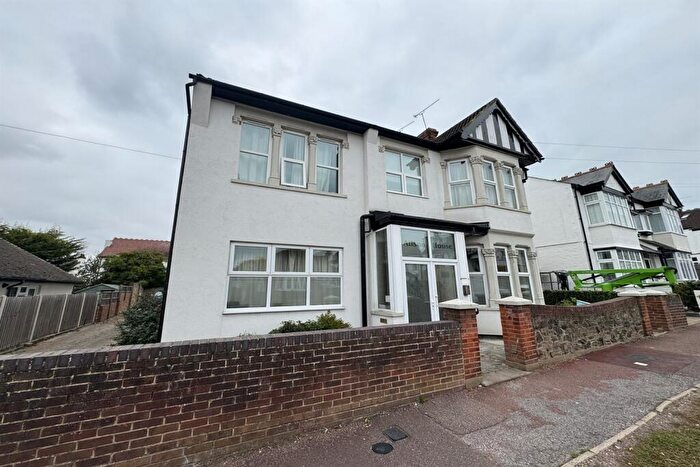 2 Bedroom Flat To Rent In Alison House, SS0