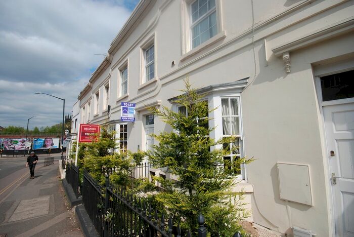 1 Bedroom Flat To Rent In Tachbrook Road, Leamington Spa, Warwickshire, CV31