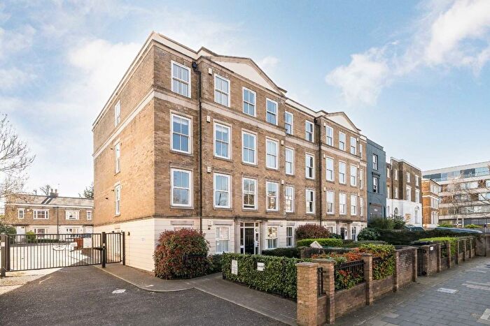 2 Bedroom Flat To Rent In Clapham Park Road, Clapham, SW4