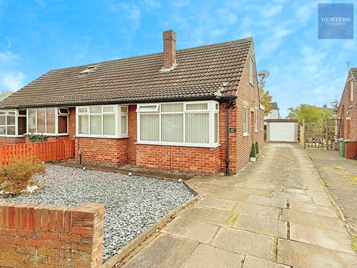 2 Bedroom Semi-detached Bungalow For Sale In Chatsworth Road, Pudsey, LS28