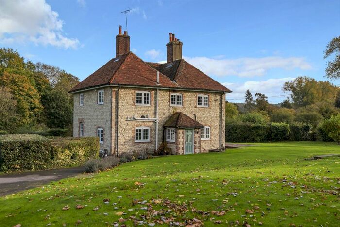 5 Bedroom Detached House For Sale In Mapledurham Lane, Weston, Petersfield, GU32