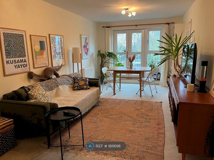 1 Bedroom Flat To Rent In Worcester Close, London, SE20