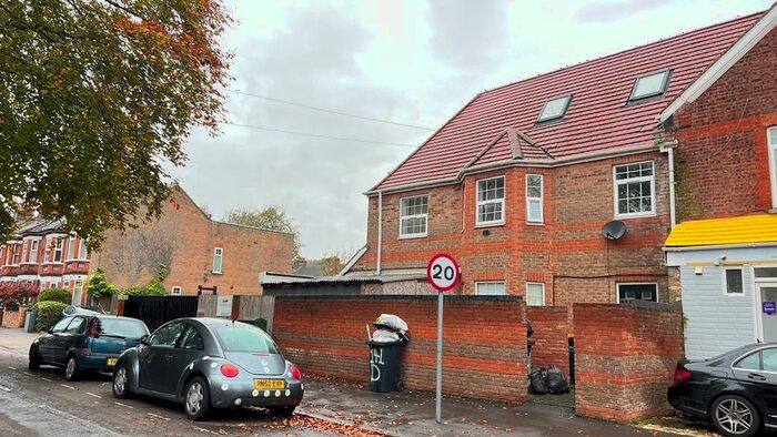 1 Bedroom Flat To Rent In High Street North, Dunstable, LU6