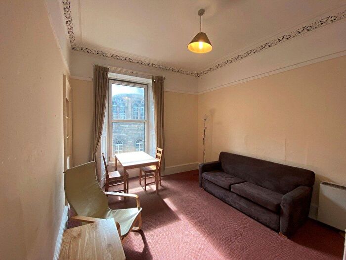 3 Bedroom Flat To Rent In Teviot Place, Edinburgh, EH1