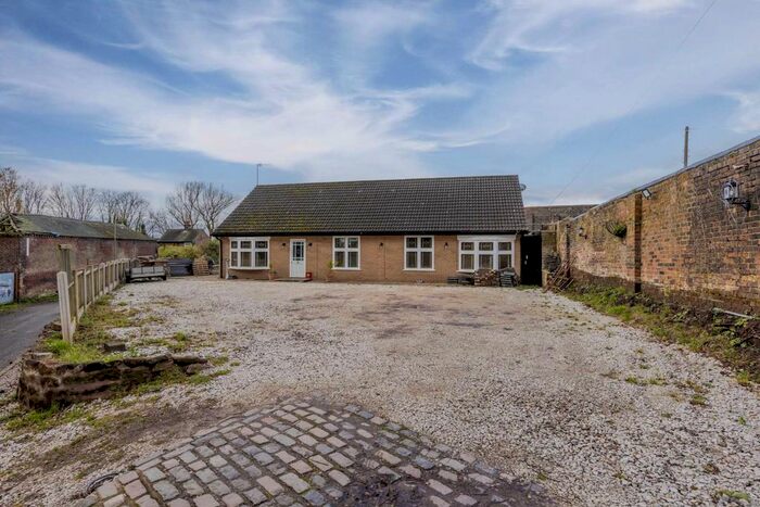 3 Bedroom Detached Bungalow To Rent In Garden Street, Penkhull, ST4