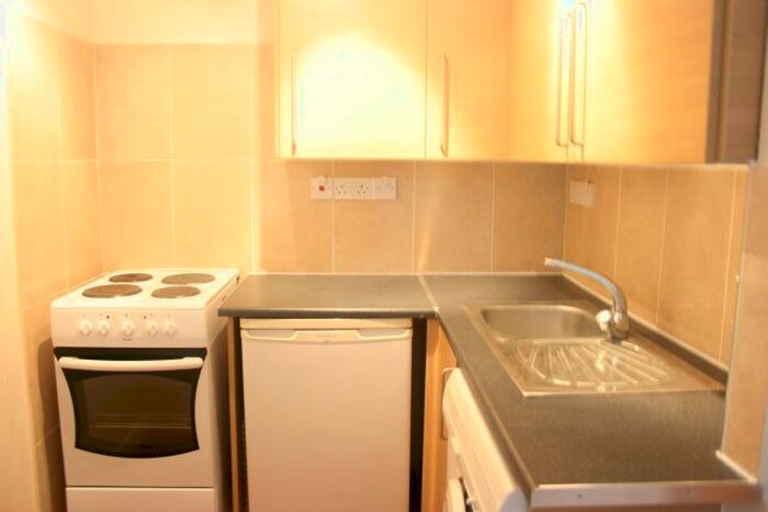 Studio To Rent In Brentmead House, Britannia Road, N12