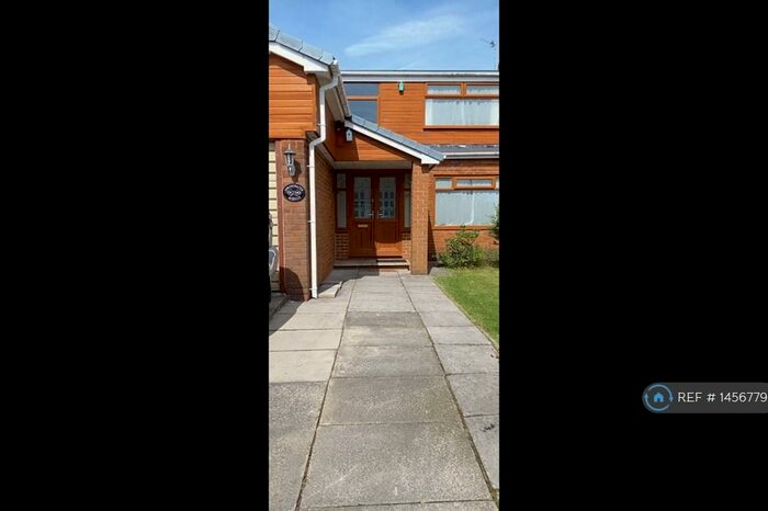 3 Bedroom Detached House To Rent In Springwater Avenue, Bury, BL0