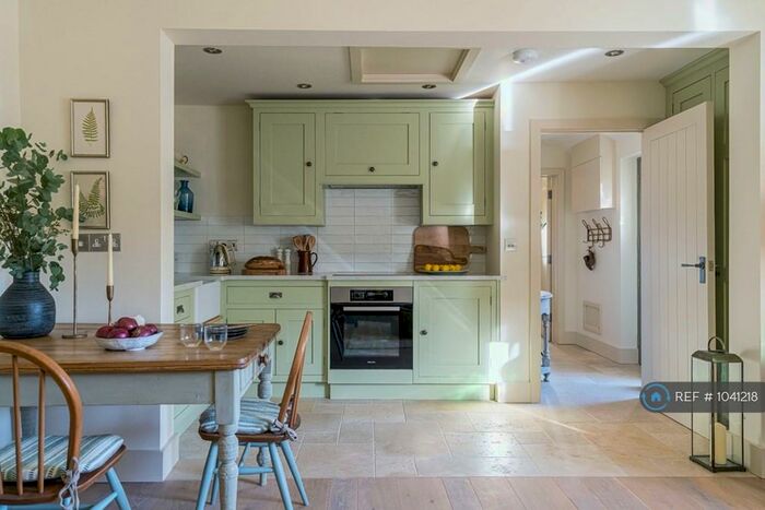 1 Bedroom Bungalow To Rent In Burford, Burford, OX18