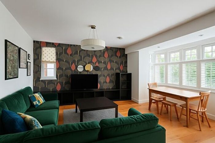 2 Bedroom Flat To Rent In Sheen Road, Richmond, TW9