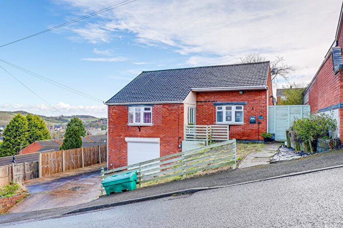 4 Bedroom Detached Bungalow For Sale In Freda Avenue, Gedling, NG4