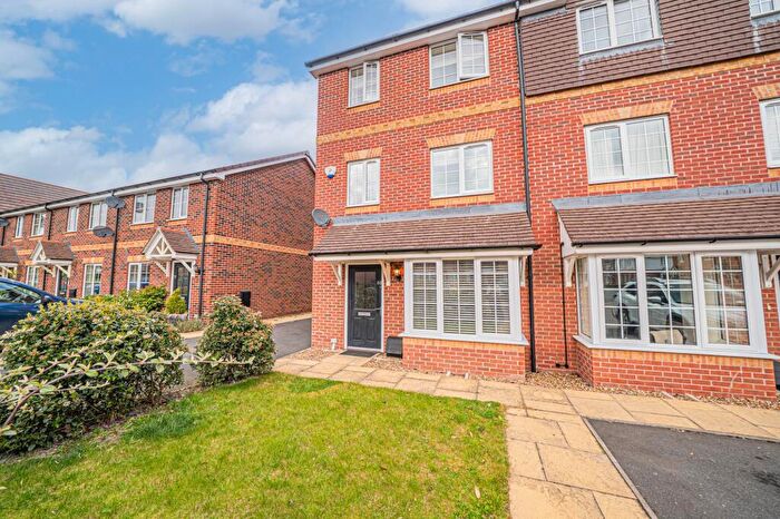 3 Bedroom End Of Terrace House For Sale In Barton Drive, Knowle, B93