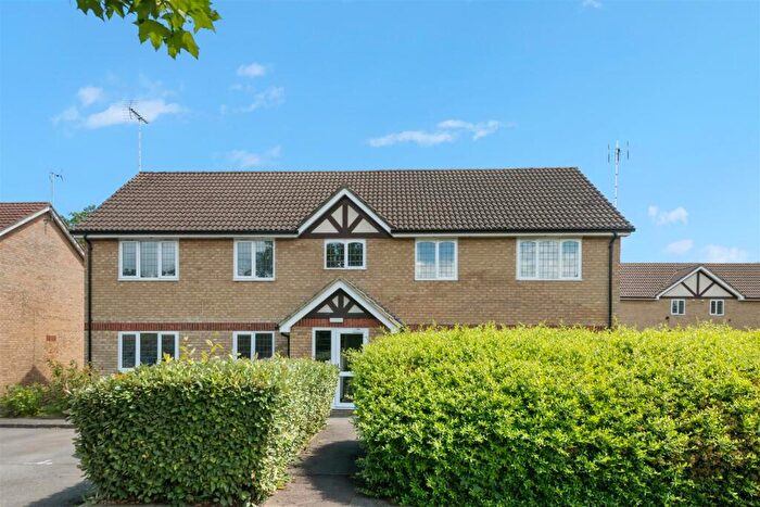 2 Bedroom Apartment For Sale In Rockall Court, Langley, SL3