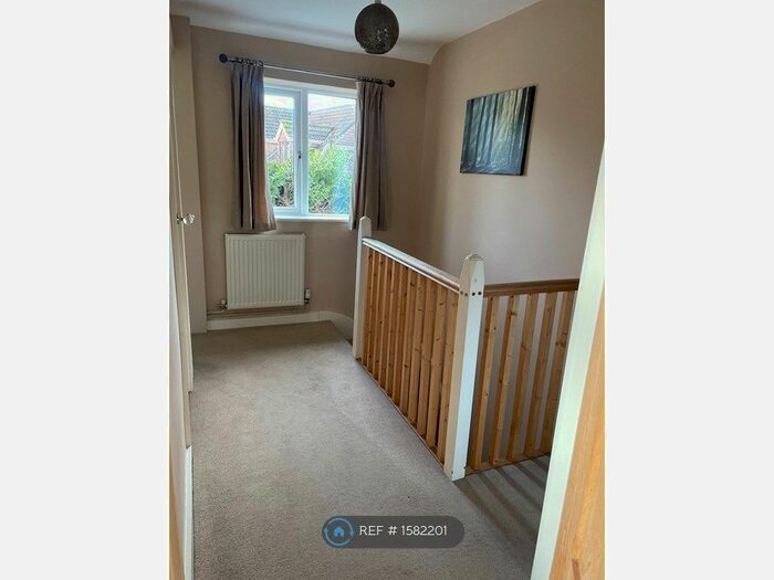 3 Bedroom Semi-Detached House To Rent In Caves Farm Close, Sandhurst, GU47